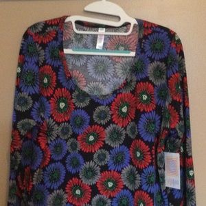 NWT Lularoe Lynnae Shirt, size 2XL. Black with red, blue and gray flowers